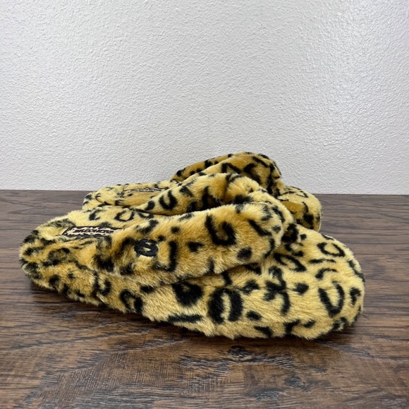 Skechers Shoes - Skechers Y2K Faux Fur Cheetah Leopard Animal Print Thong Sandals Slippers Sandal